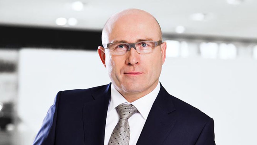 Bernhard Maier, Mitglied des Vorstandes, Vertrieb und Marketing (bis 31.10.15), 2014, Porsche AG