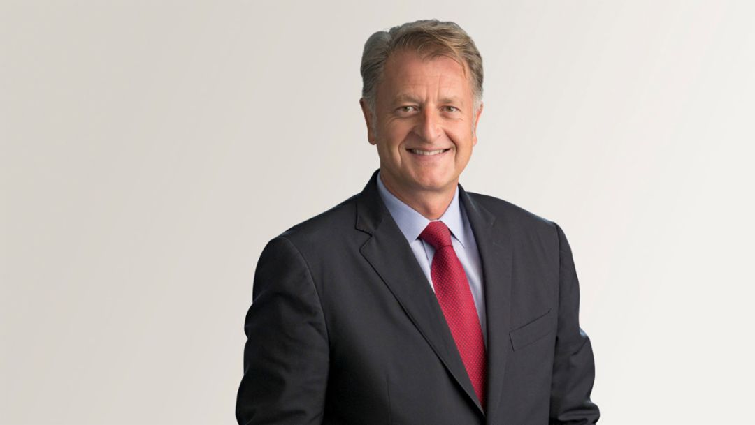 Detlev von Platen, Member of the Executive Board, Sales and Marketing (from 11/01/2015), 2015, Porsche AG