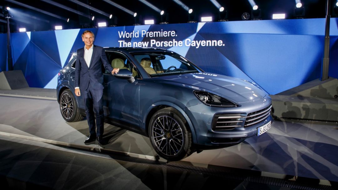 Oliver Blume, CEO Porsche AG, Cayenne, Porsche Museum, 2017, Porsche AG