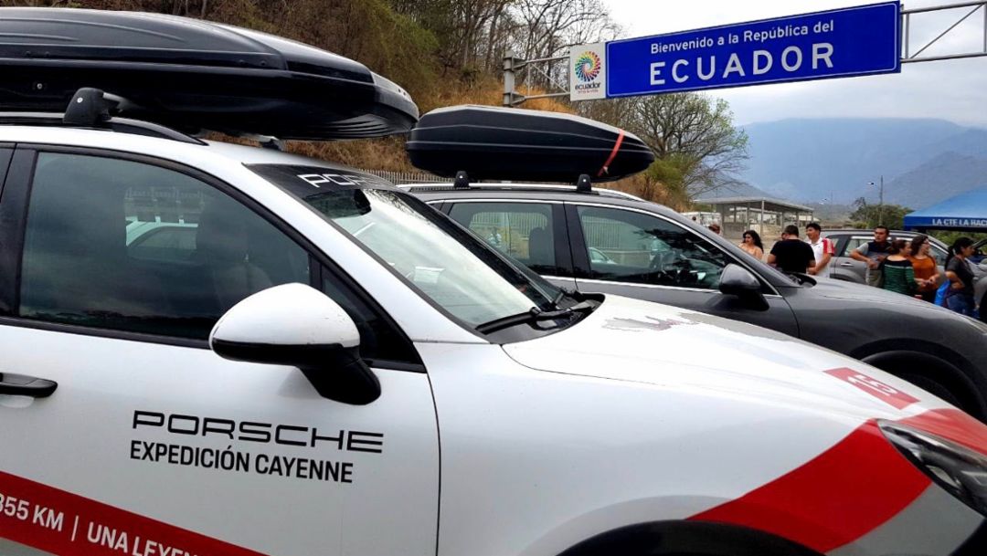 Cayenne S, Expedicion Cayenne, Grenzübergang zwischen Peru und Ecuador, 2018, Porsche AG