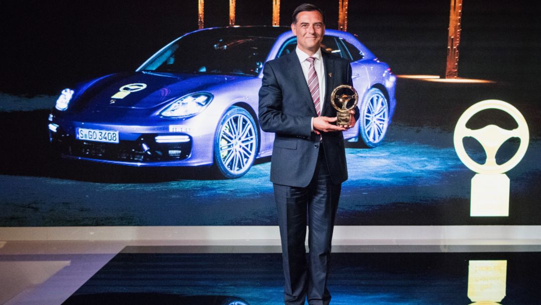 Michael Steiner, Mitglied des Vorstandes, Forschung und Entwicklung der Porsche AG, Panamera Turbo Sport Turismo, Verleihung Goldenes Lenkrad, 2017, Porsche AG