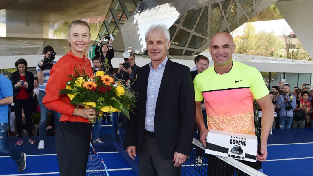  Maria Sharapova, Matthias Mueller, CEO, Andre Agassi (l-r), Porsche Tennis Grand Prix 2015, Porsche Museum, Porsche AG
