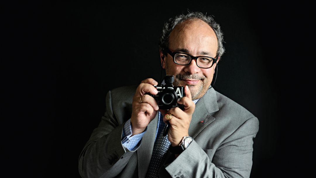 Dr. Andreas Kaufmann, the new owner, changed its course and put the brand with the red spot back into the limelight (Photo: Leica)