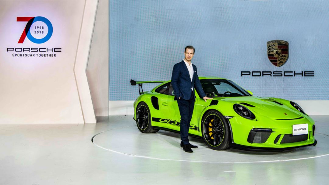 Mathias Busse, CEO of Porsche Taiwan, 911 GT3 RS, Taiwan, 2018, Porsche AG