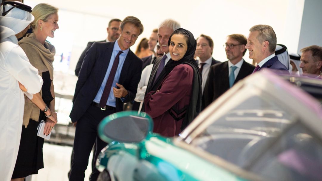 Michael Mauer, Head of Porsche Design Department, Matthias Müller, Chairman of the Board of Management of Volkswagen AG, Sheikha Al Mayassa bint Hamad bin Khalifa Al Thani, Chairperson of Qatar Museums, l-r, Driven by German Design, Qatar Museum, 2018, Porsche AG