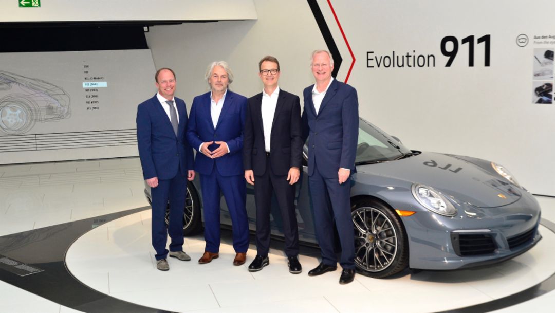Vertreter der emodrom Group und Porsche AG, 2018, Porsche AG