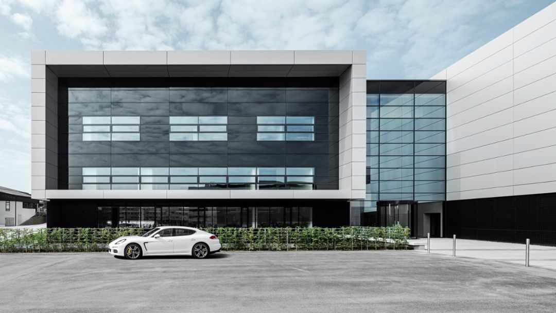 Panamera Turbo S Executive, development center, Weissach, 2014, Porsche AG