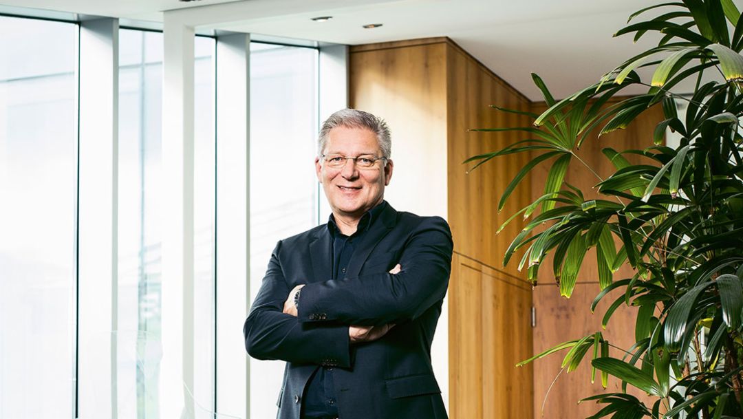 Roland-Heiler, Geschäftsführer des Porsche Designstudios, 2017, Porsche AG