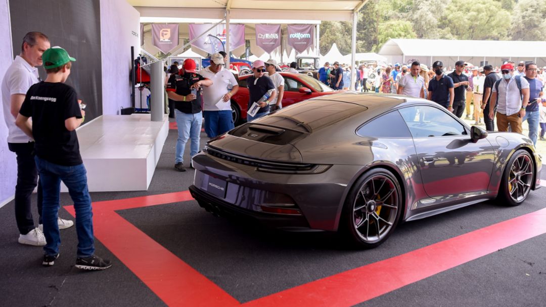 Nuevo Porsche 911 GT3 con paquete Touring llega a México