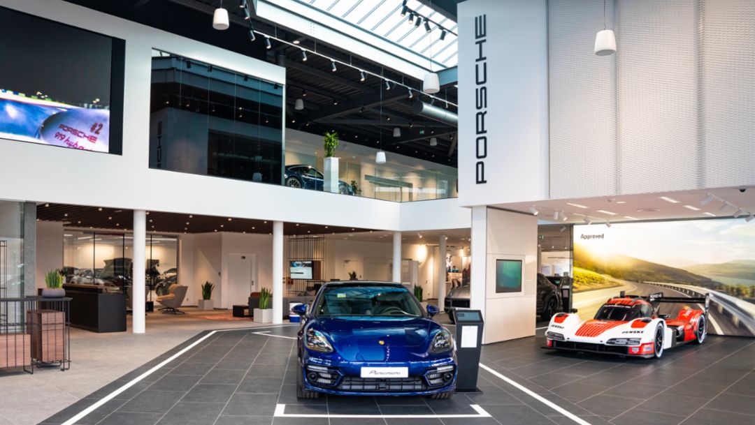 Le nouveau Centre Porsche Paris Ouest a ouvert ses portes à Poissy