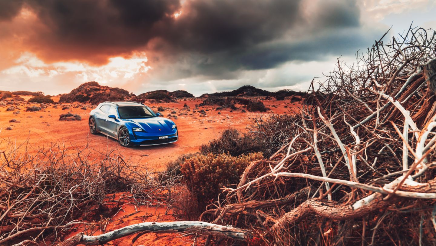 Taycan 4S Cross Turismo, Lake Macdonnell, Australia, 2021, Porsche AG