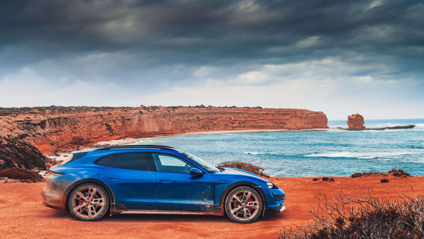 Taycan 4S Cross Turismo, Lake Macdonnell, Australia, 2021, Porsche AG