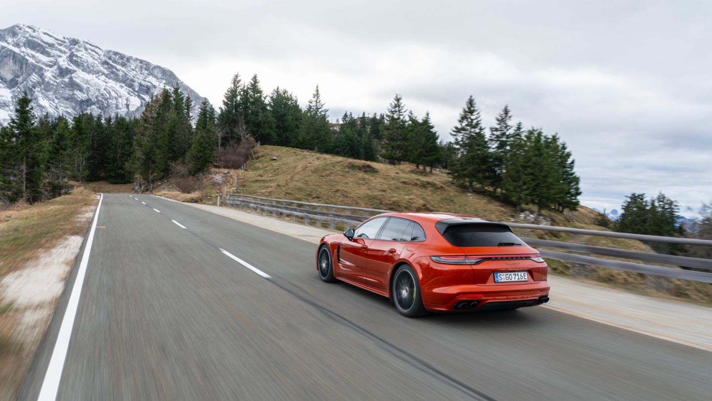 Panamera 4 E-Hybrid Sport Turismo, 2023, Porsche Schweiz AG