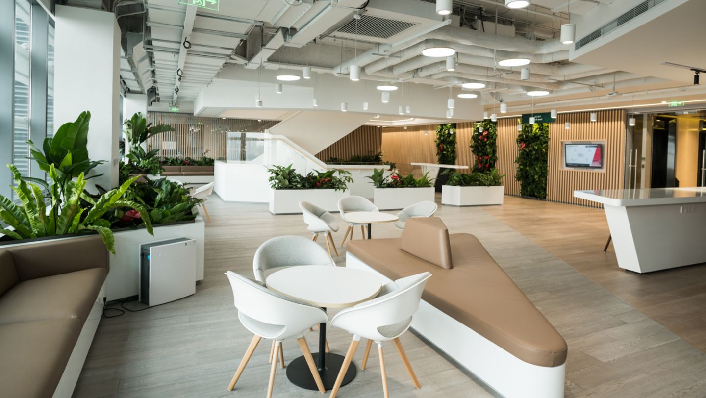 保时捷中国新办公空间是保时捷在全球范围内第一个获得金级 WELL 认证的办公场所