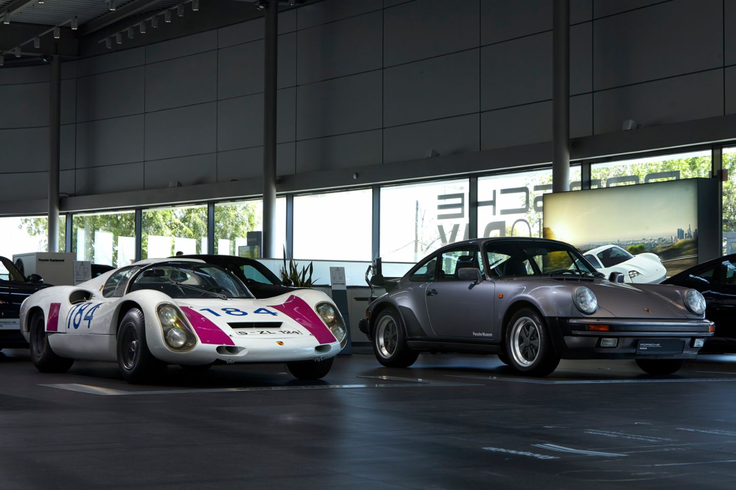 910/6 y 911 Turbo 3.3 Coupé (i - d), 2019, Porsche Ibérica