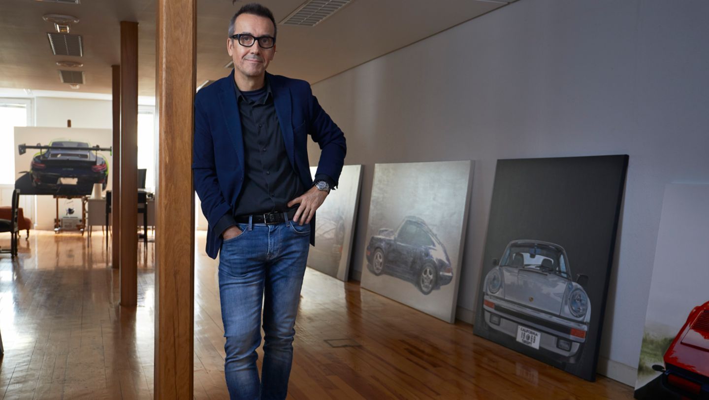 José María de Huarte Solchaga en su estudio de Pamplona, 2022, Porsche Ibérica
