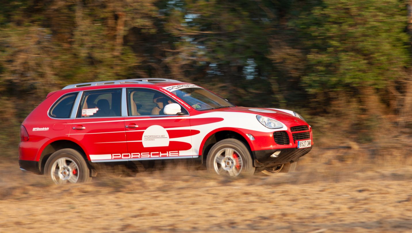 Cayenne E1 en el centro de desarrollo de Basella, Lérida, 2022, Porsche Ibérica