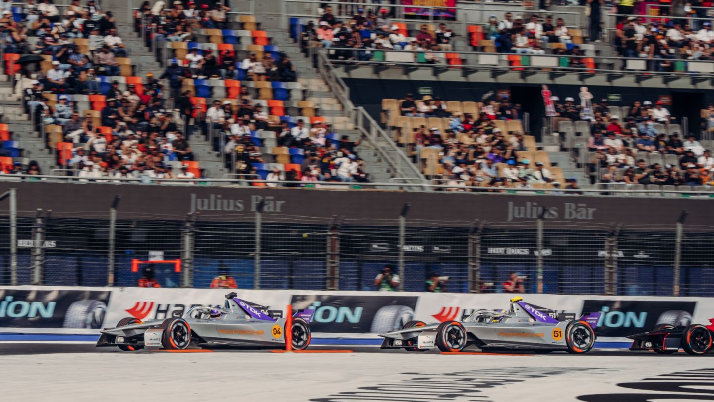 Pascal Wehrlein, Porsche 99X Electric (nº 94) y Nico Müller, Porsche 99X Electric (nº 51), E-Prix de Ciudad de México, 2026, Porsche AG