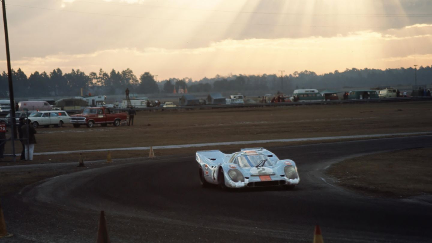 Pedro Rodriguez (MEX), Leo Kinnunen (FIN), Brian Redman (GB), Porsche 917 KH, 1970, Porsche AG