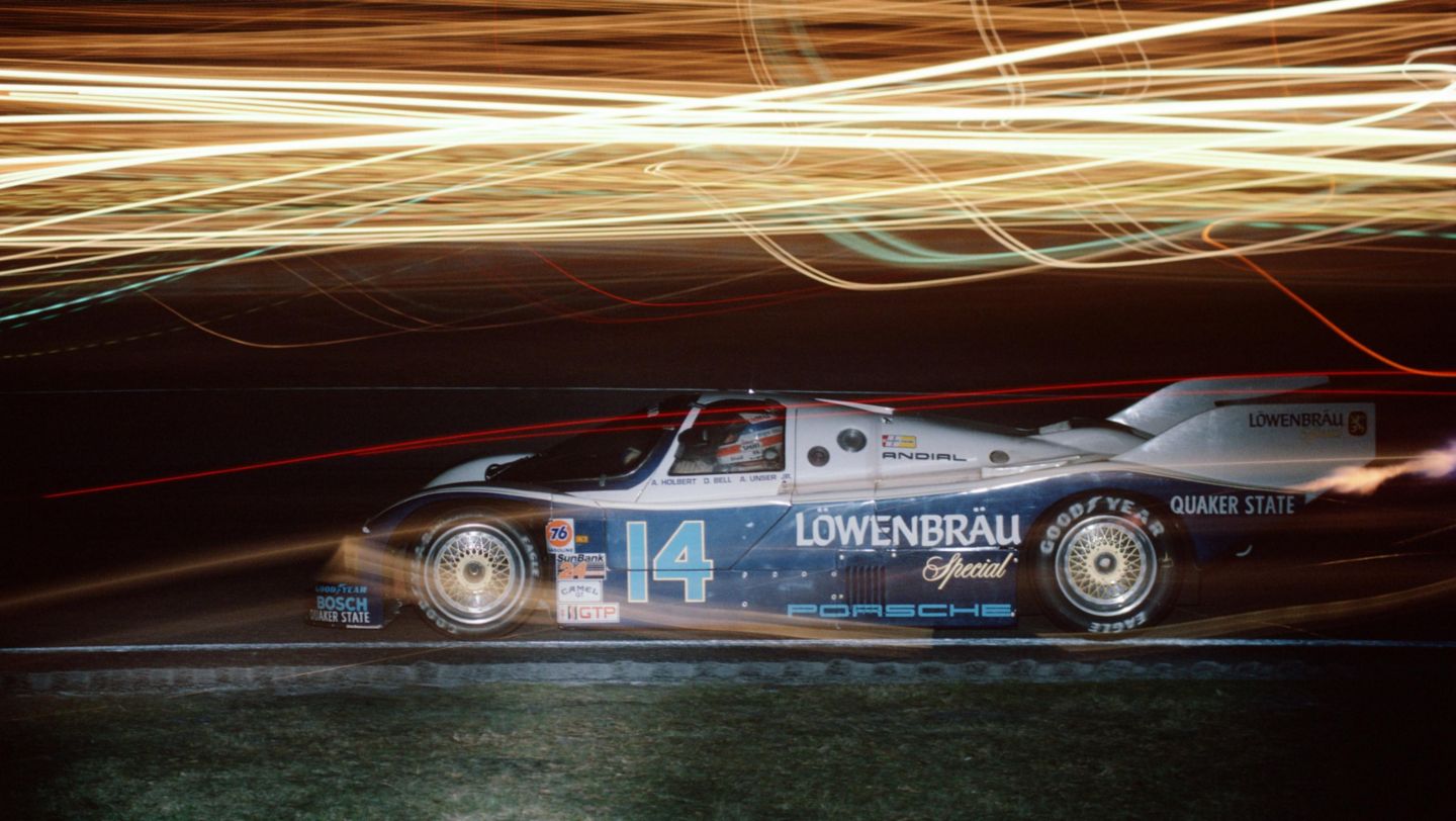 Al Holbert (EE. UU.), Derek Bell (GB), Bob Unser Jr. (EE. UU.), Porsche 962, 1986, Porsche AG