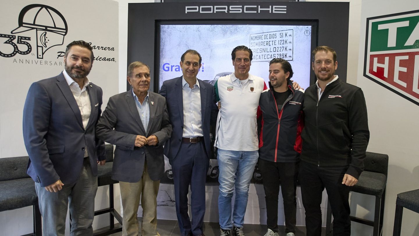 Pablo del Río, director de marketing de Porsche de México; Eduardo León, presidente honorario de La Carrera Panamericana; Karim Santiago, director de TAG Heuer de México, y los pilotos Diego Cándano, Fernando Urquiza y Benito Guerra.