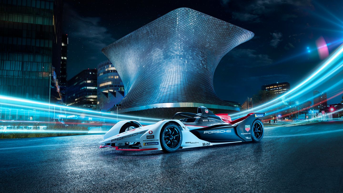 Porsche visita el museo Sumayoa antes del E-Prix de México