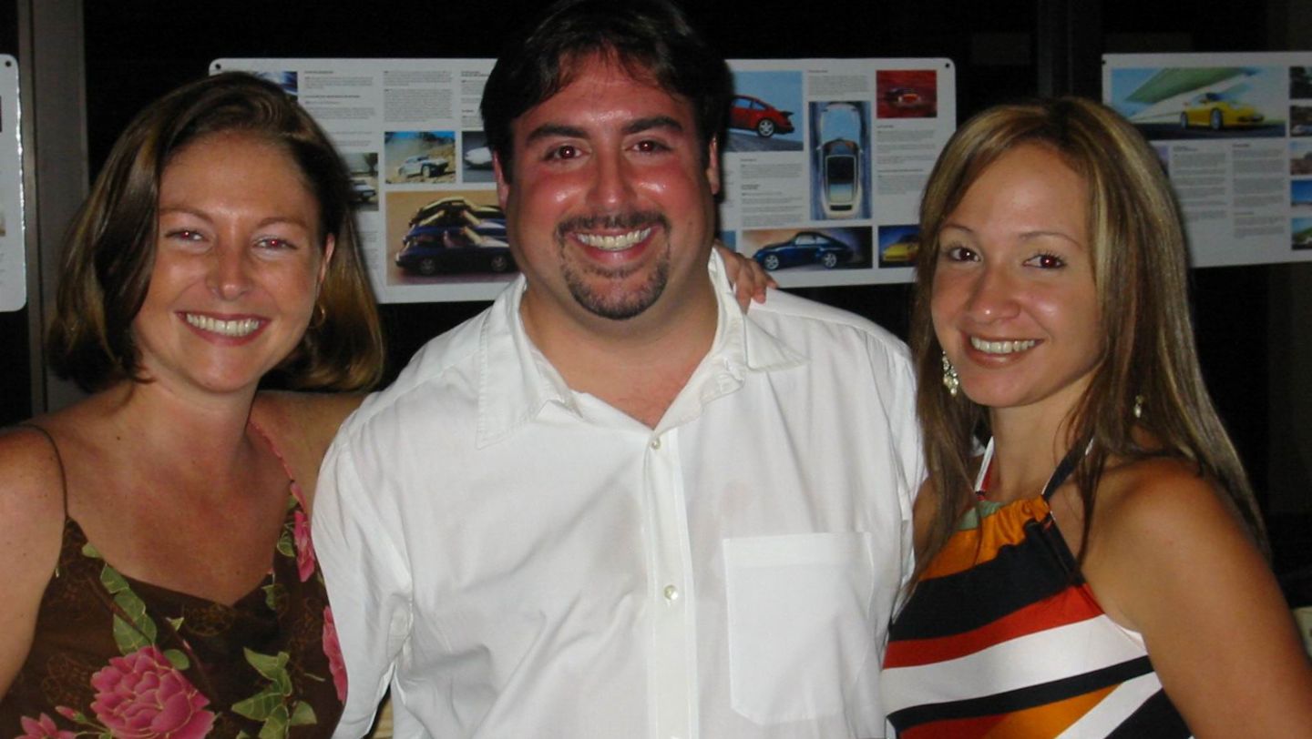 Juan Carlos Ledesma, gerente de Porsche Puerto Rico; Ivelisse Soto (a la derecha), Puerto Rico, 2003, Porsche Latin America