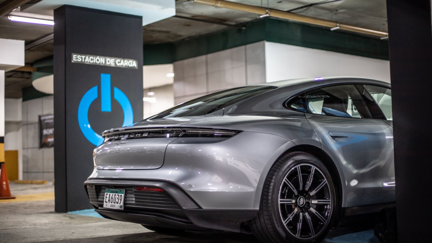 Punto de carga Panafoto.