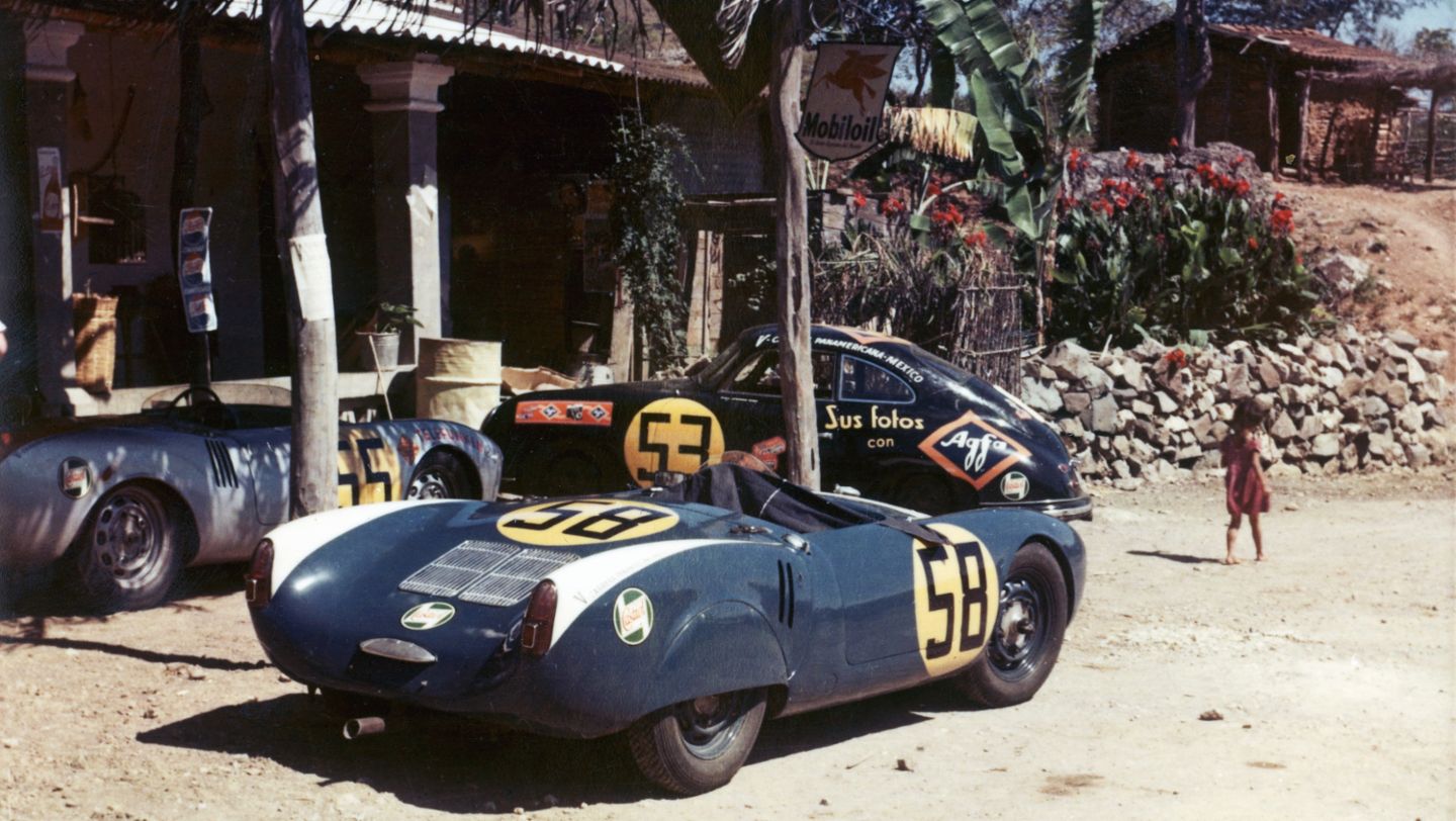 La Carrera Panamericana de 1954, Porsche 550 Spyder (55), Hans Hermann; Porsche 550 Spyder (58), Fernando Segura; Porsche 356 1500 S Coupé (53), Ernst-Joachin Hirz, Porsche AG