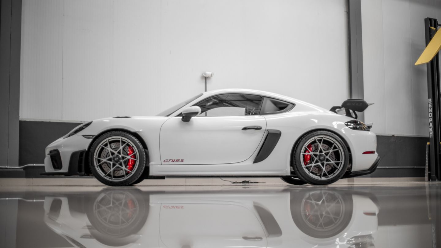 Panamá celebra los 70 años de los Porsche Clubs con el nuevo 718 Cayman GT4 RS