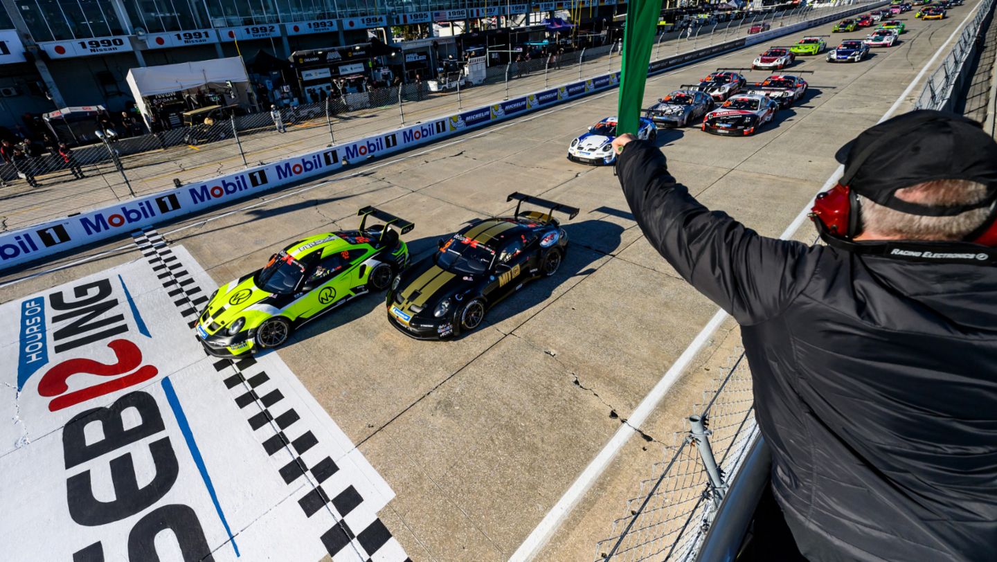 Buen balance de los dominicanos en el inicio de la Porsche Carrera Cup North America