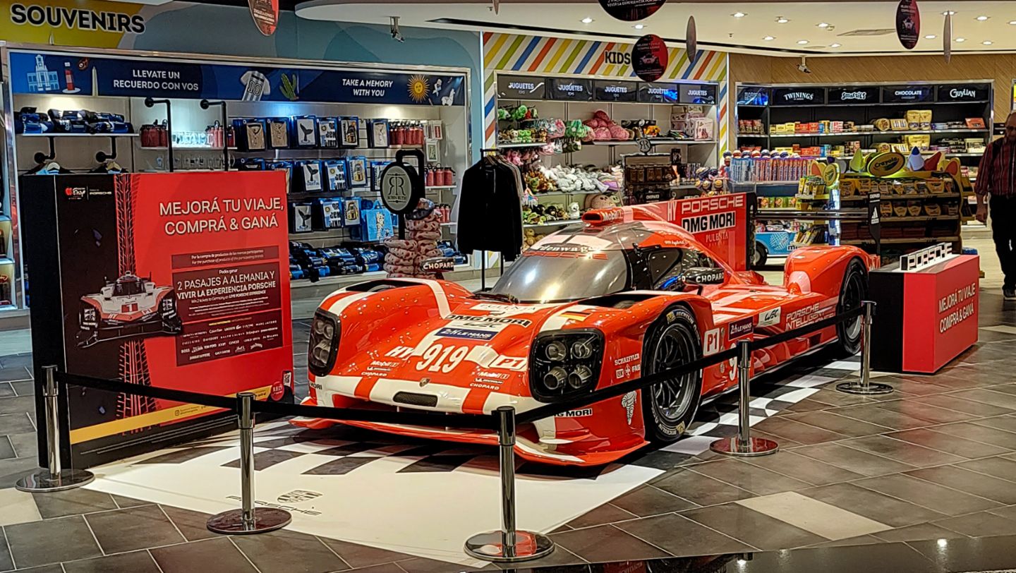 Réplica del Porsche 919 Hybrid, Aeropuerto de Ezeiza, Argentina