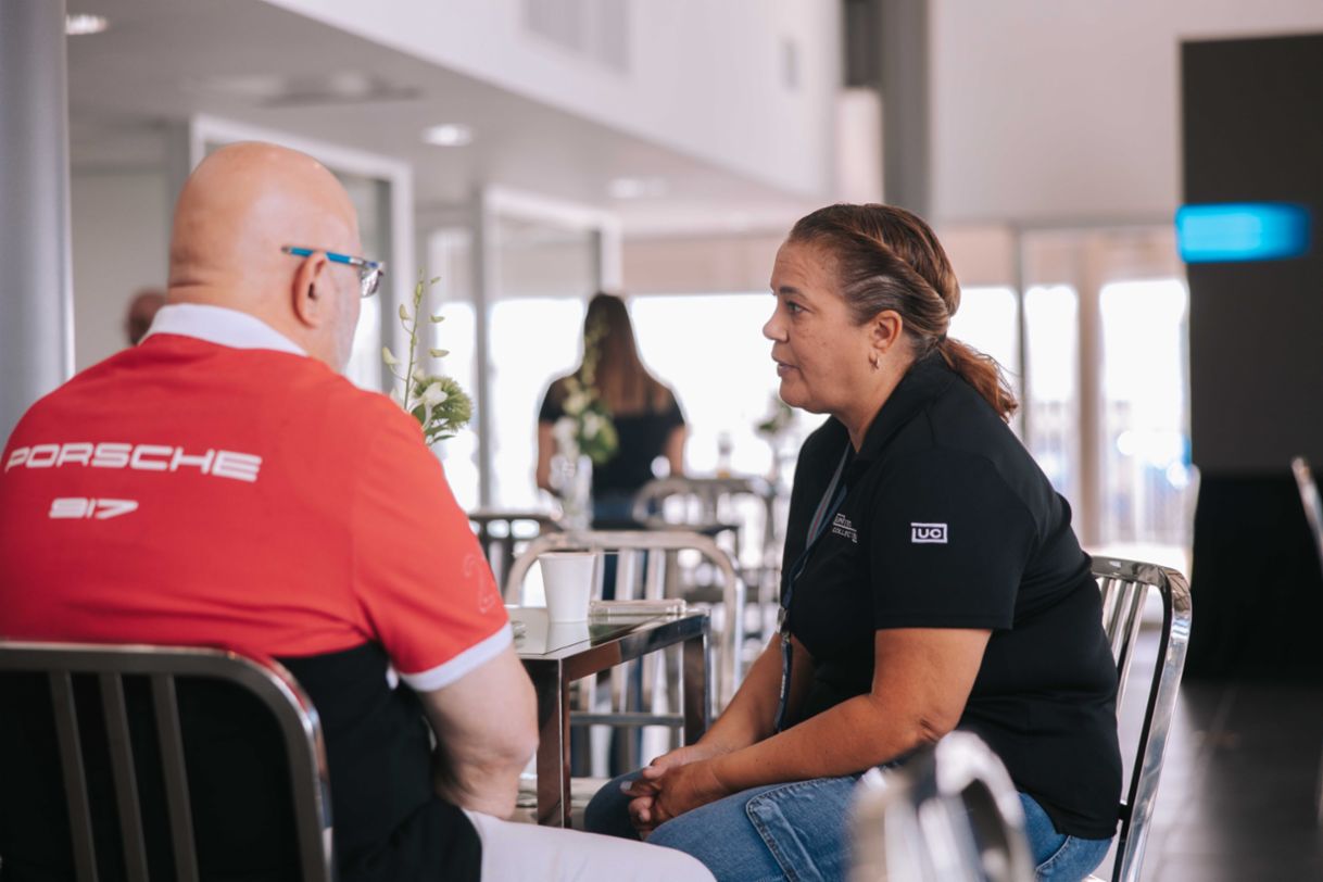 Clínica especializada para dueños de modelos híbridos y eléctricos, Porsche Center Puerto Rico 