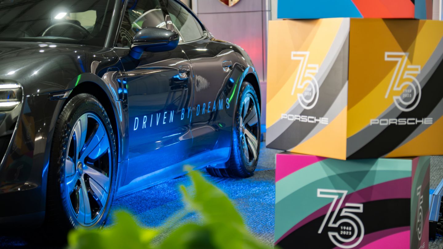 Porsche Taycan en el foro ‘Transporte Sostenible’ en Lima..