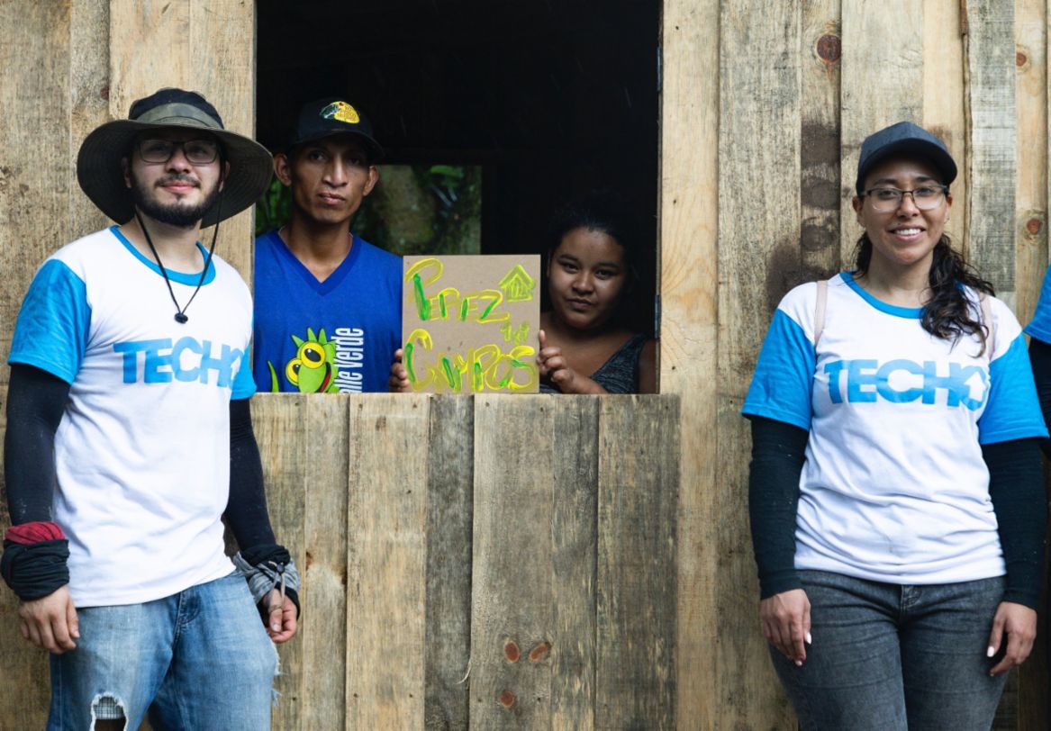 Porsche y Grupo Los Tres realizan donación de viviendas a familias guatemaltecas en colaboración con TECHO
