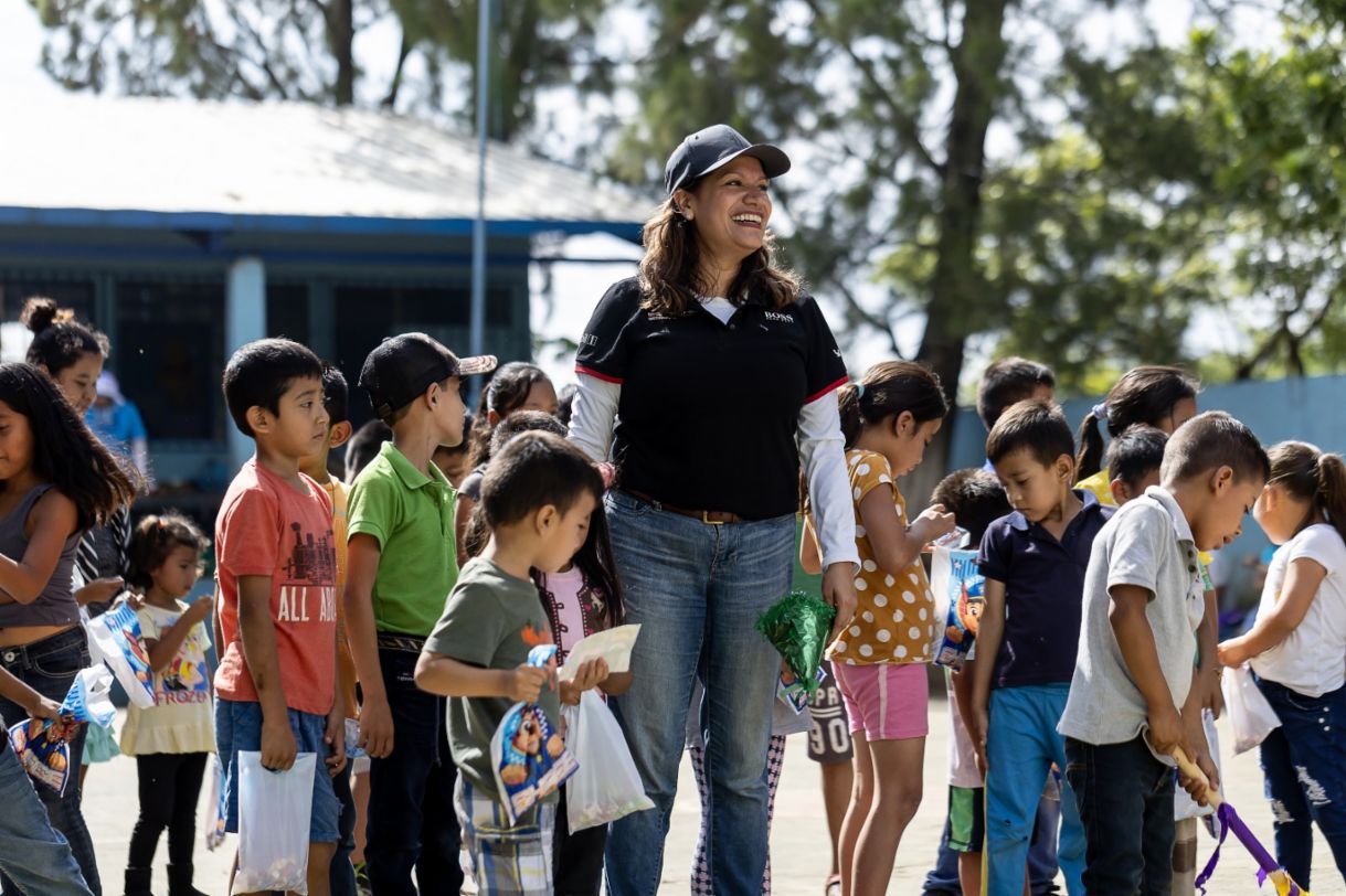 Porsche y Grupo Los Tres realizan donación de viviendas a familias guatemaltecas en colaboración con TECHO