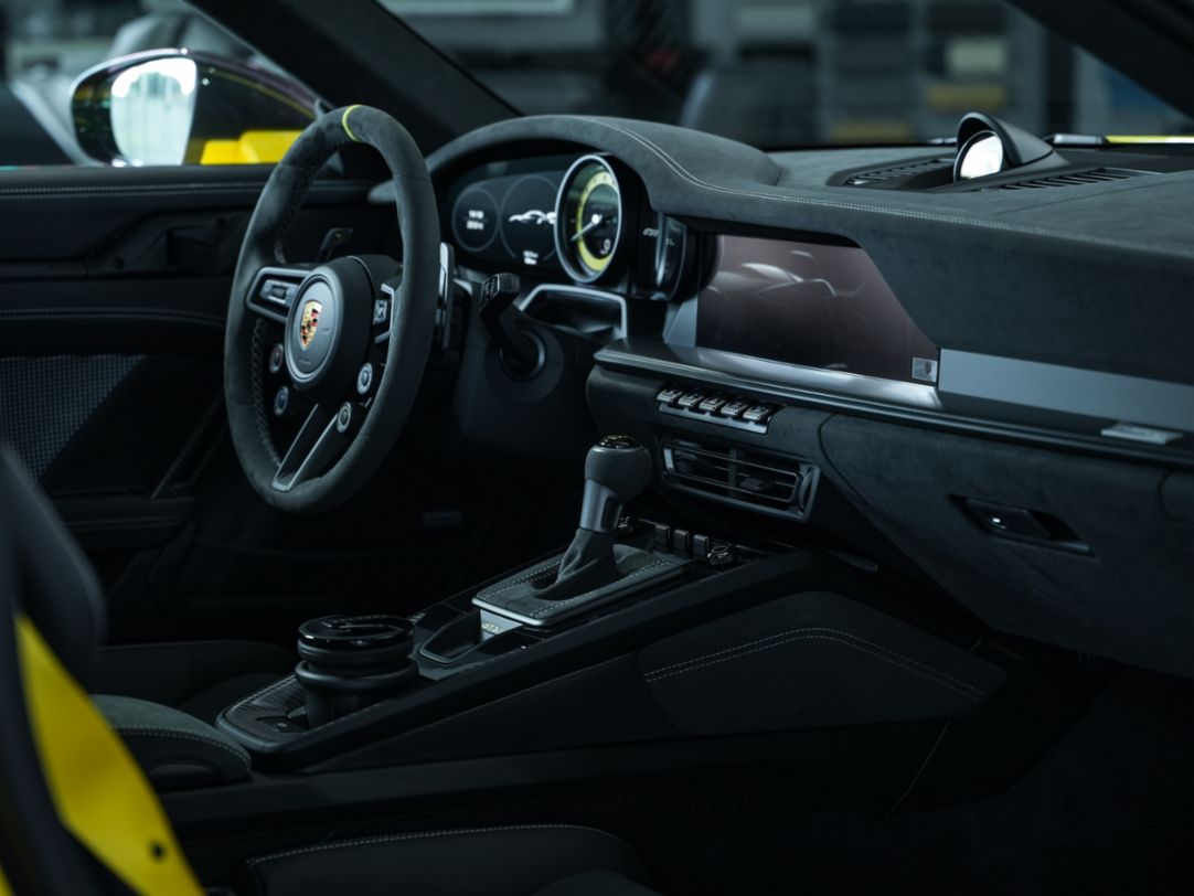 Nuevo 911 GT3 RS: un deportivo de alto rendimiento con aerodinámica inteligente
