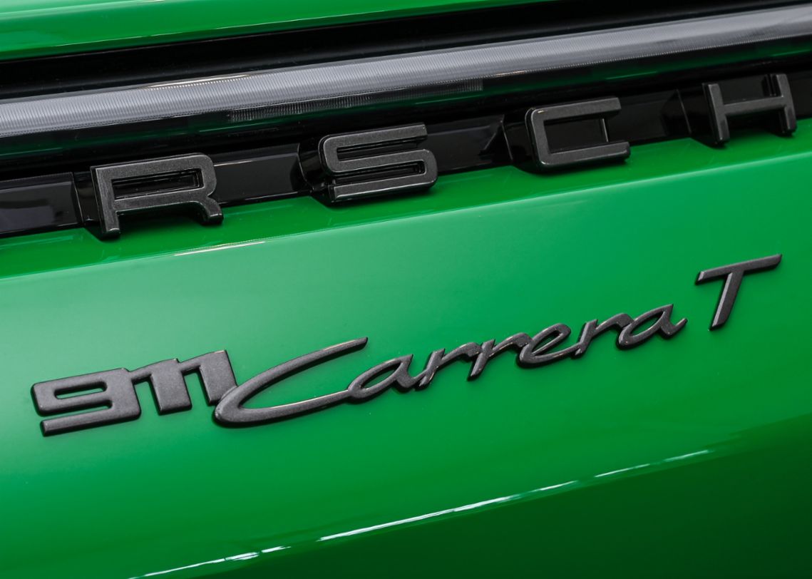 Porsche 911 Carrera T, Python Green, 2023, Porsche Center Santiago