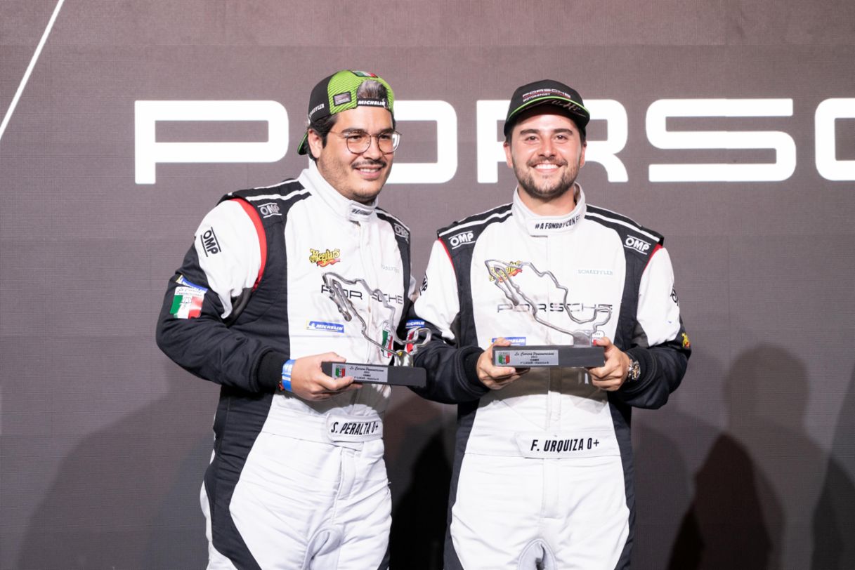 Sergio Peralta y Fernando Gómez Urquiza (izq-der), pilotos oficiales de Porsche, Museo Kaluz, Ciudad de México, 2023, Porsche AG
