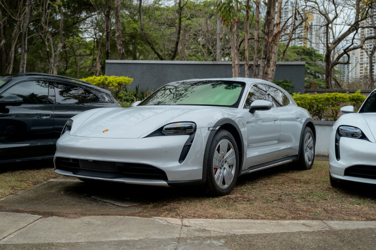 Porsche Taycan 4S Cross Turismo, 12 Concurso de Elegancia Porsche, Panamá, 2024.