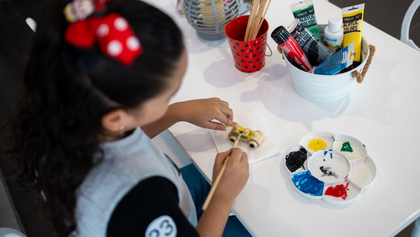 Porsche celebra el Día del Niño a través de la experiencia: Técnico por un Día.