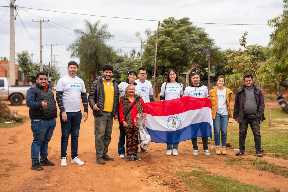 Porsche y su carrera a favor de la vivienda en Paraguay
