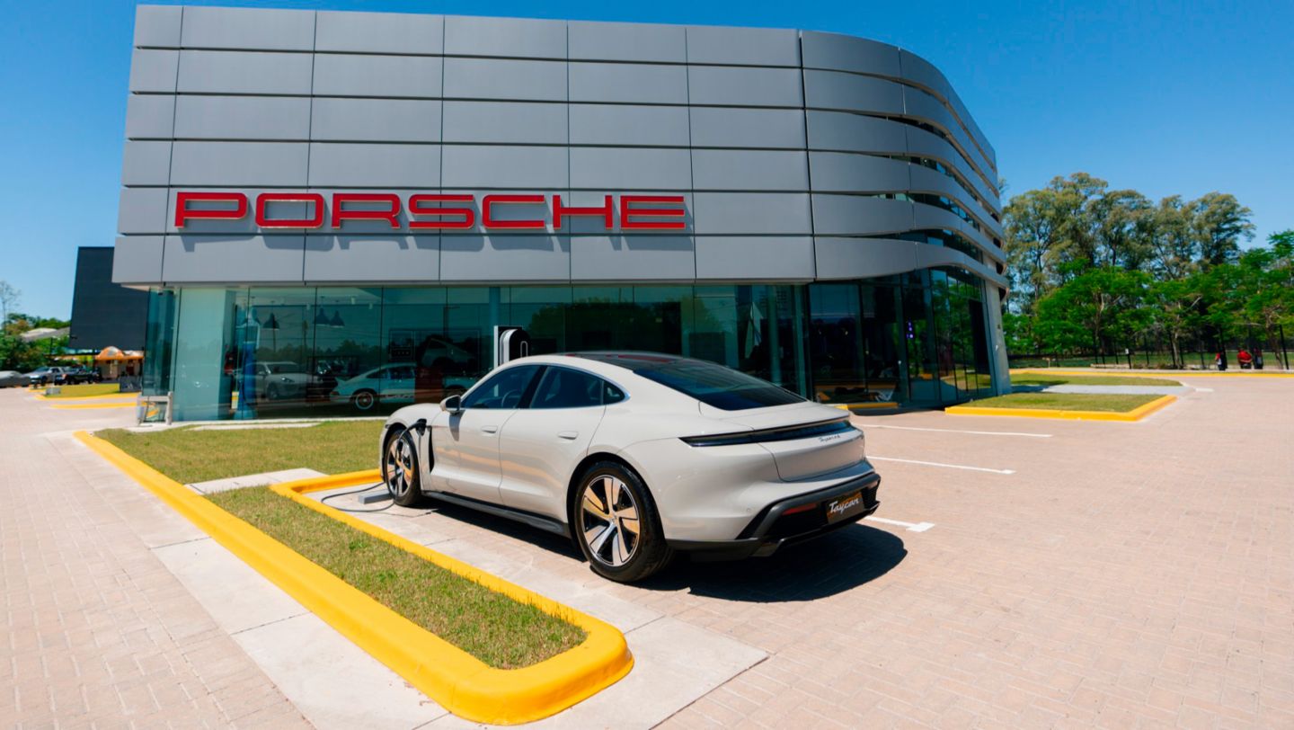 Porsche Taycan 4S, Inauguración Porsche Center Buenos Aires, Buenos Aires, Argentina, 2024