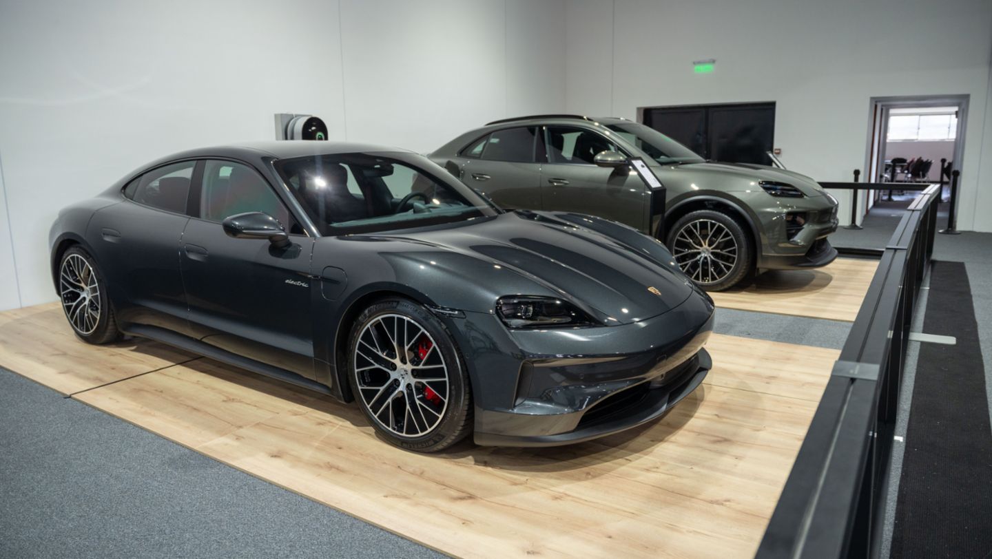Porsche Taycan 4S. Macan 4 Electric. Salón del Automóvil Colombia 2024.