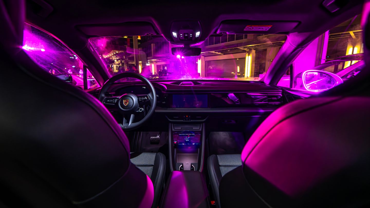 Este es el primer modelo en el que Porsche transforma una identidad de producto ya consolidada hacia una versión electrificada, marcando un paso decisivo en la evolución de la marca.