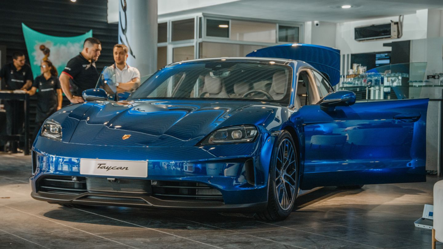 Porsche Center San José presentó el nuevo Taycan para Costa Rica