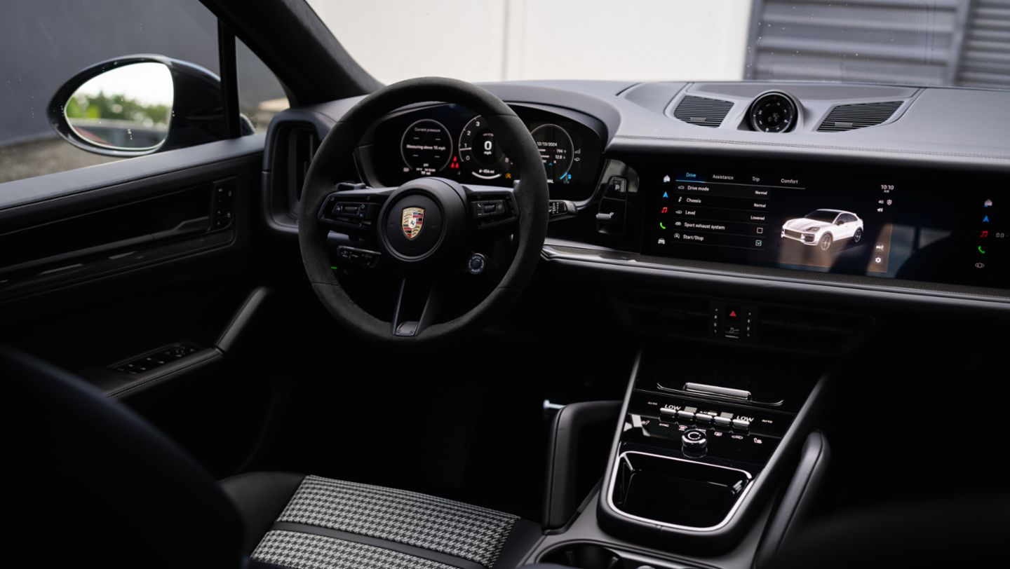 Porsche Center Puerto Rico presenta el nuevo Cayenne GTS