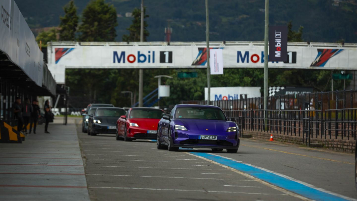 Porsche World Road Show 2025 llegó a Colombia con su apuesta eléctrica