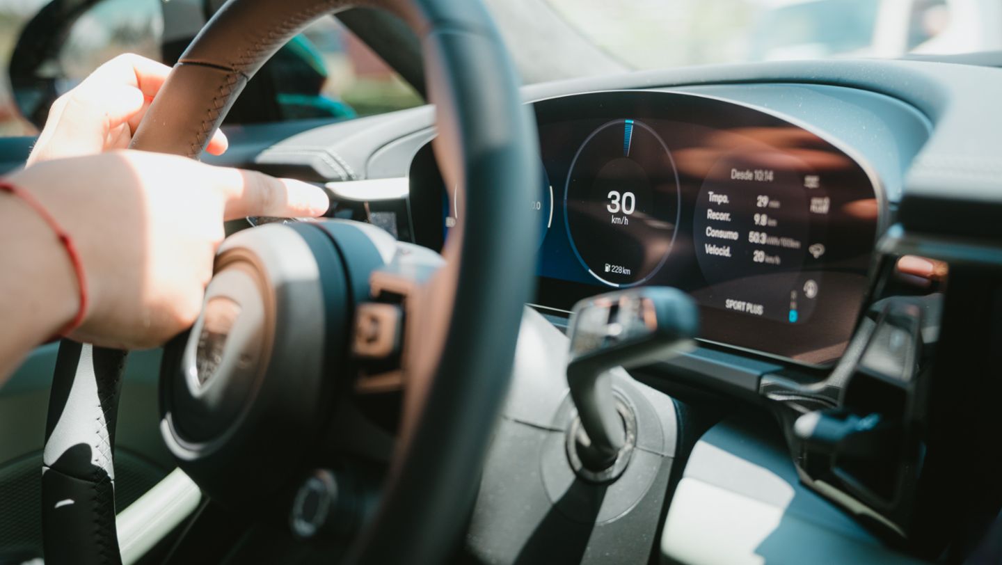 Viviendo la experiencia Porsche con ejemplos durante la charla