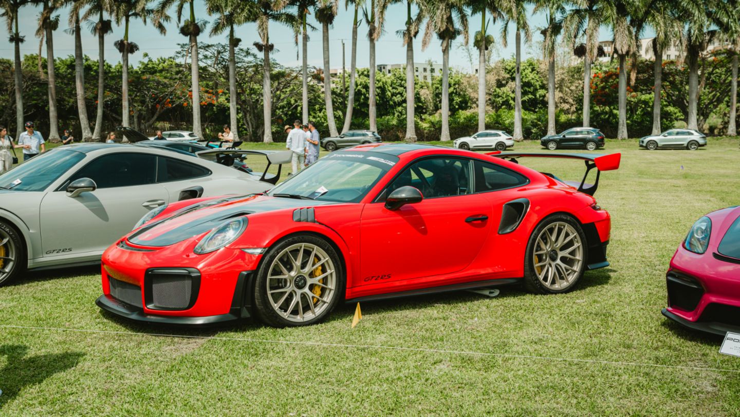 Más de 100 Porsche se exhibieron en el Garden Fest, un homenaje a la historia y el diseño automotriz